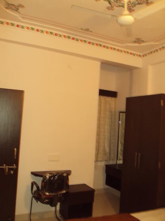 Mewar Avenue Guest House Udaipur Zimmer foto